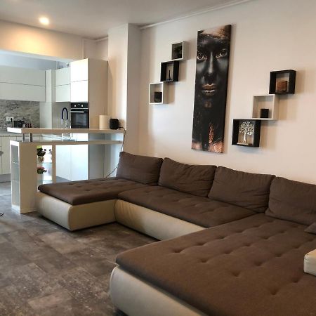 Luxury Westpark 2 Residence Lake View W6 Boekarest Buitenkant foto