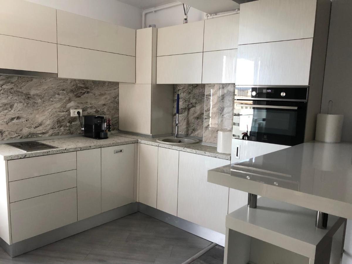 Luxury Westpark 2 Residence Lake View W6 Boekarest Buitenkant foto
