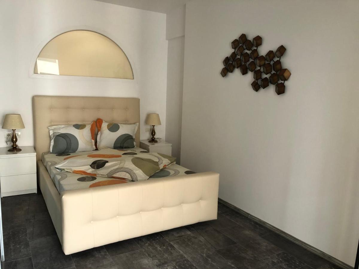 Luxury Westpark 2 Residence Lake View W6 Boekarest Buitenkant foto