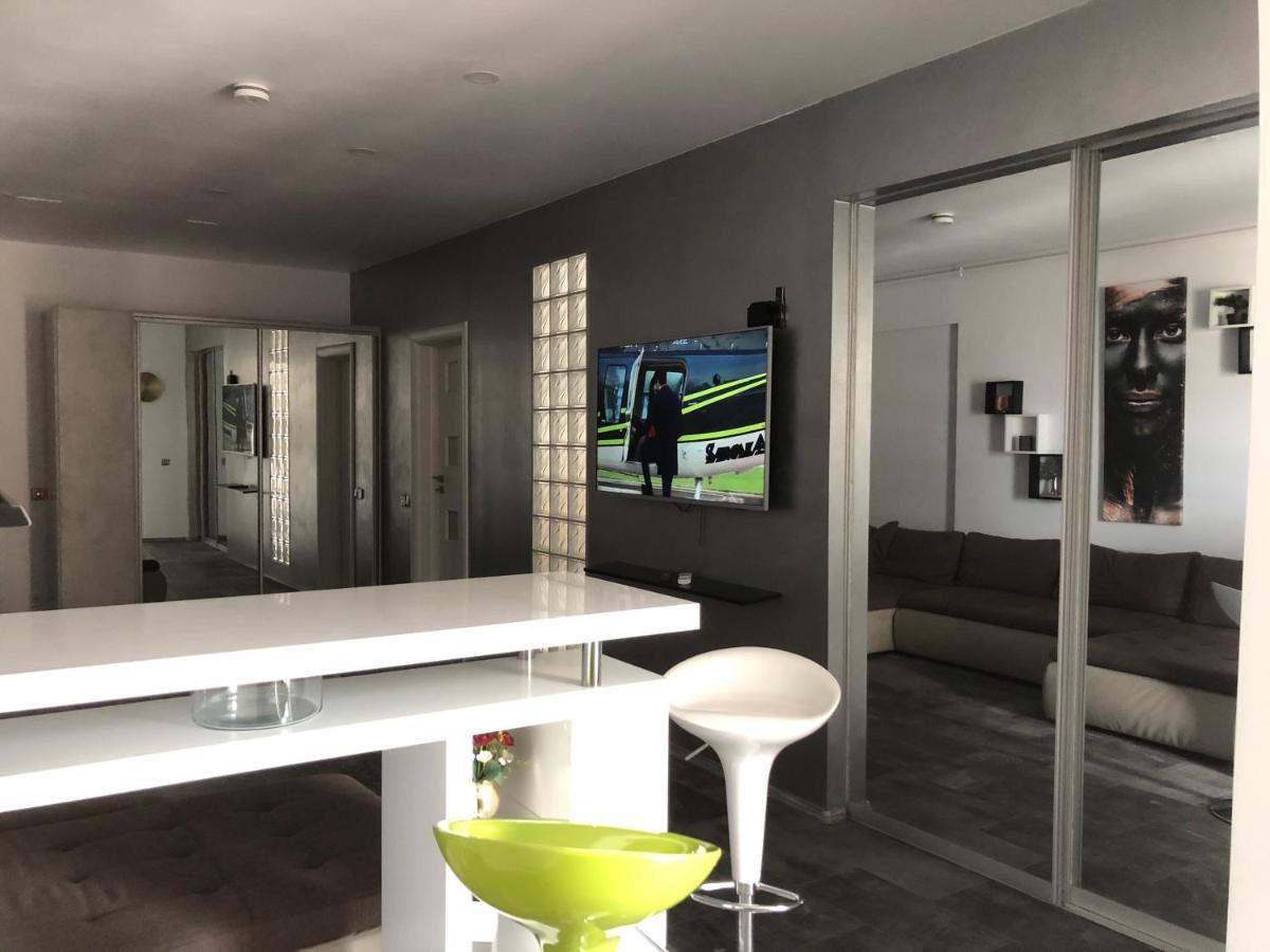 Luxury Westpark 2 Residence Lake View W6 Boekarest Buitenkant foto