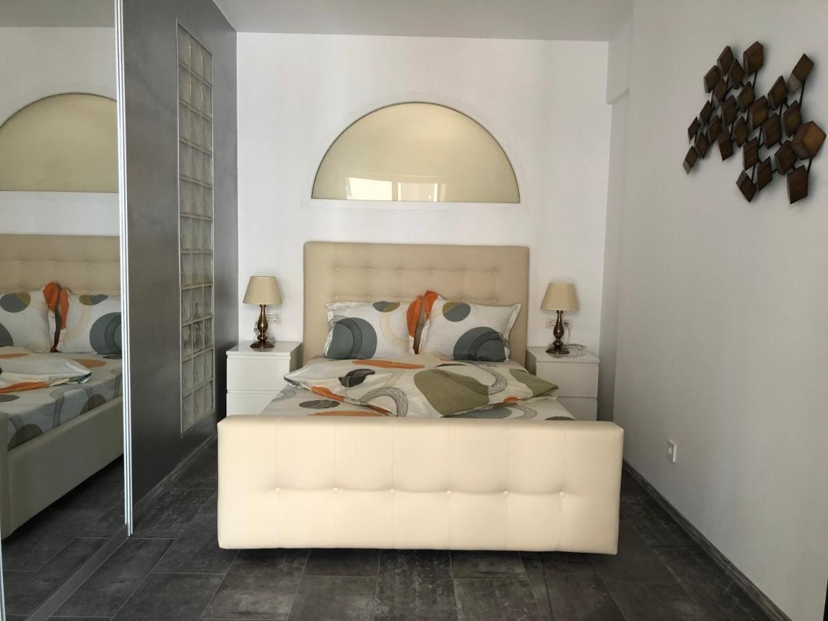 Luxury Westpark 2 Residence Lake View W6 Boekarest Buitenkant foto